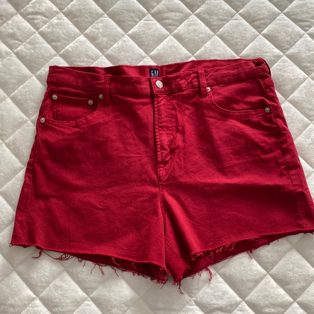 Gap Denim Red Frayed Shorts sz 33 Tall New Without Tags 3” inseam